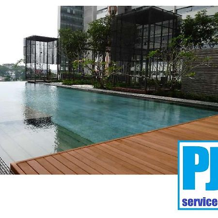 Pj8 Service Suite 2 Bedrooms Near Train Station Kuala Lumpur Esterno foto
